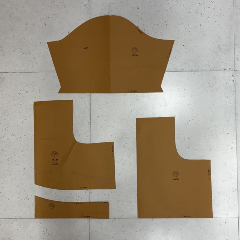 4 darts with yoke blouse